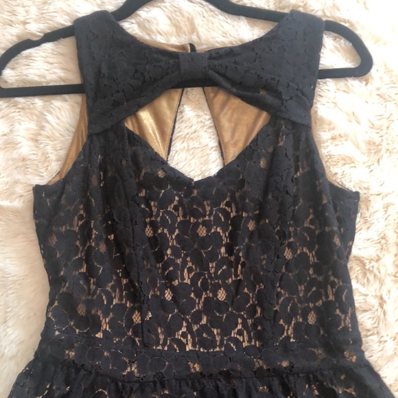 Material Girl - Black Lace Dress - Picture 3 of 10